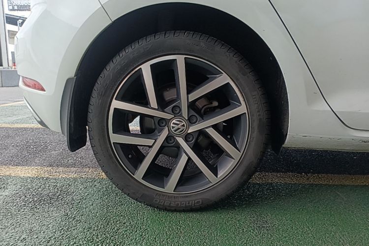Volkswagen Golf 2020 immagine di auto #10