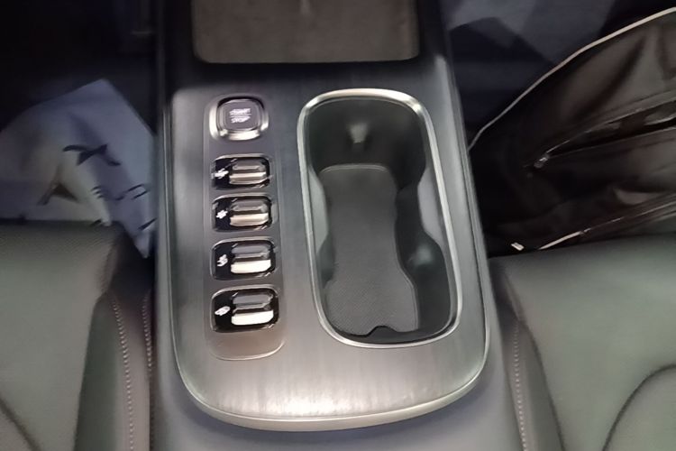 MI SU7 2024 car image #14
