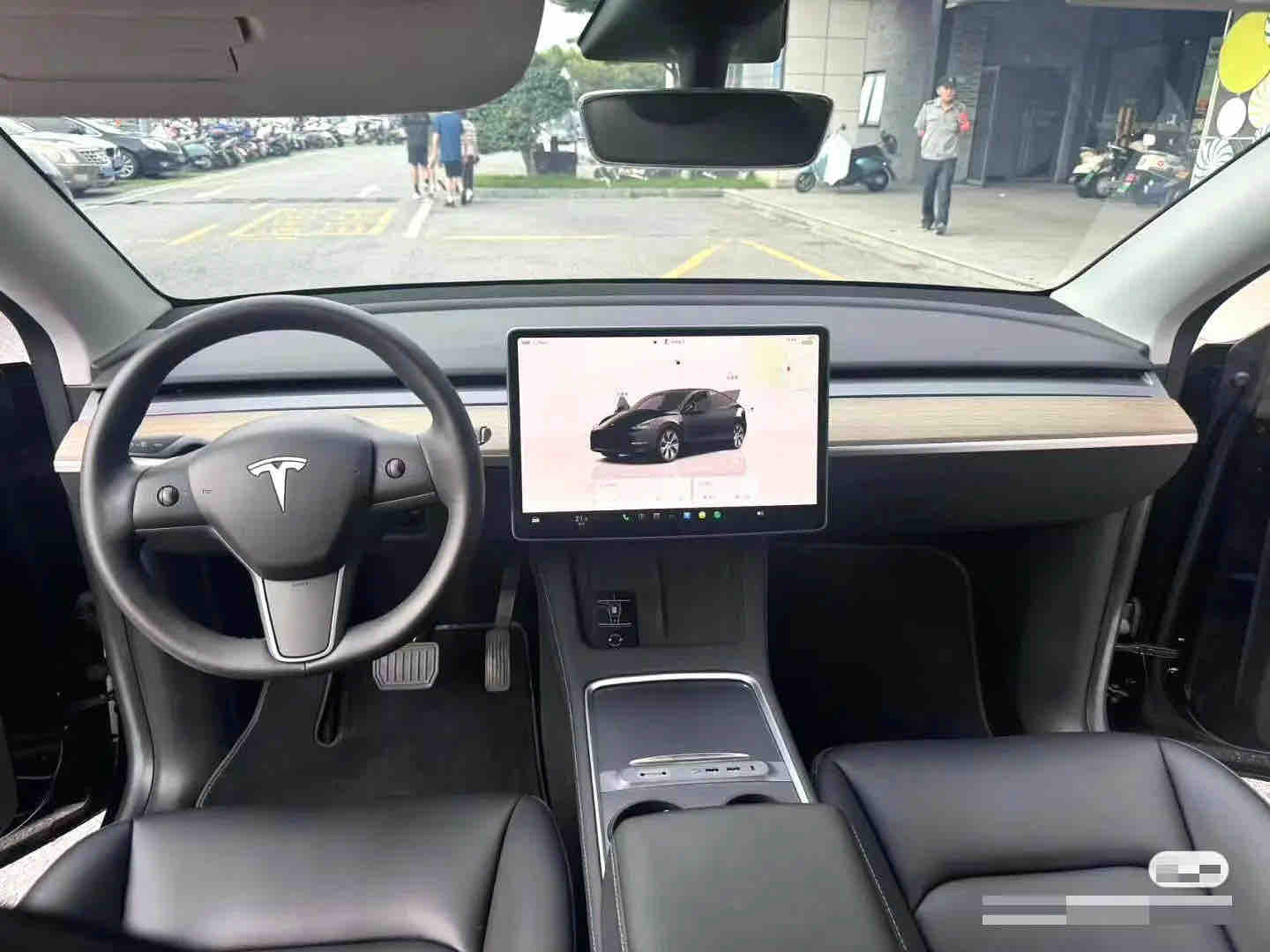 Tesla Model Y 2023 #5 Tesla Model Y 2023 صورة سيارة #5