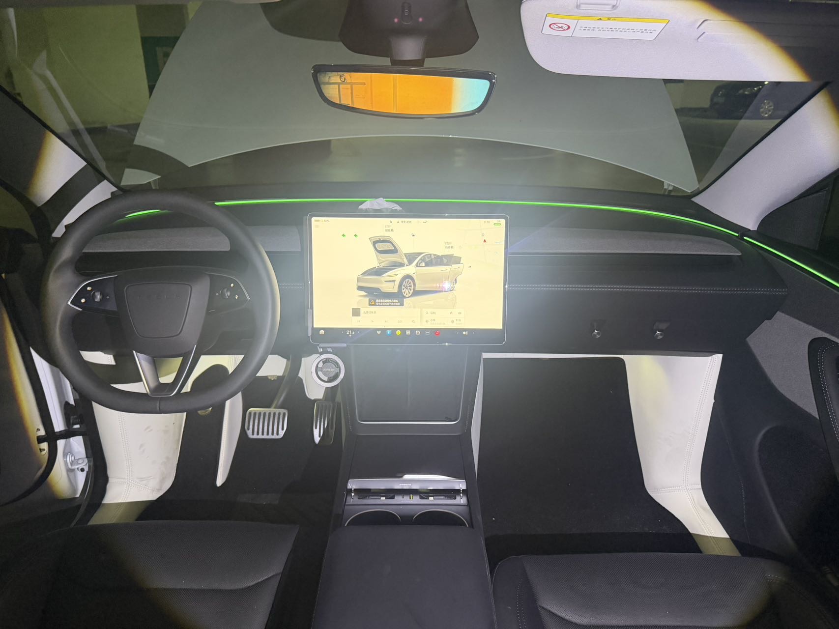 Tesla Model Y 2025 car image #15