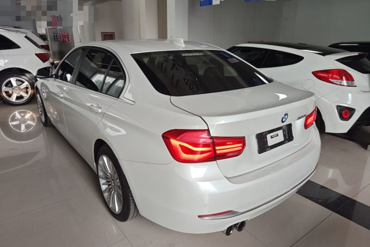 BMW 3 Series 2018 car image #5