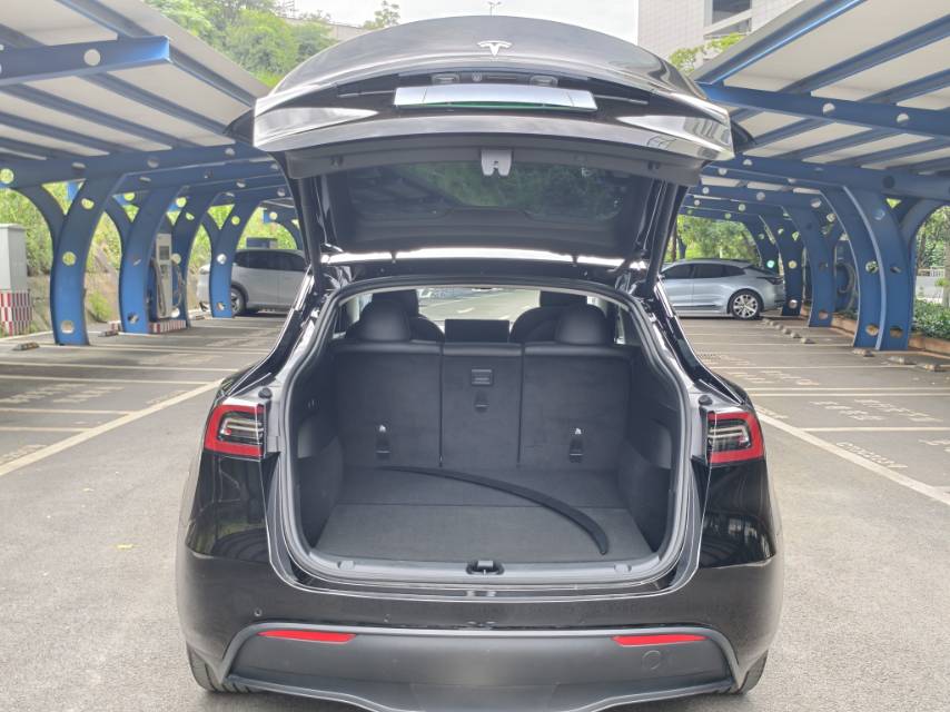 Tesla Model Y 2022 #12 Tesla Model Y 2022 car image #12
