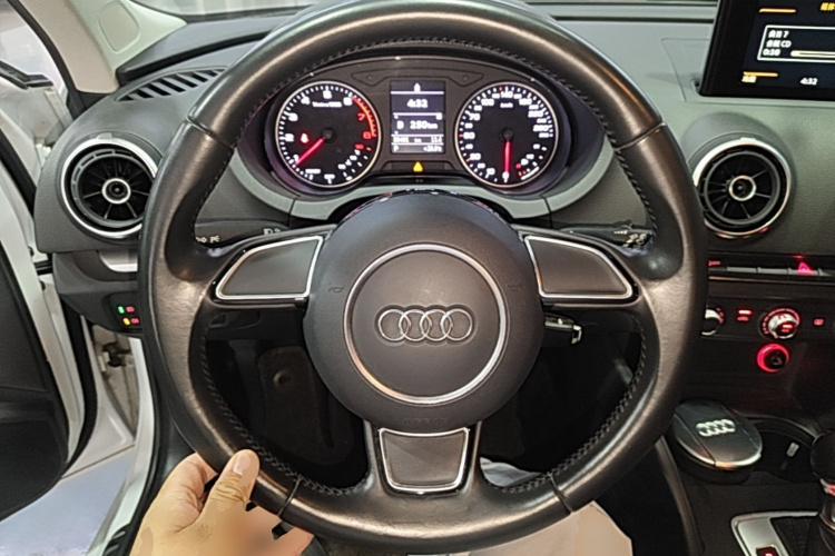 Audi A3 2017 car image #11