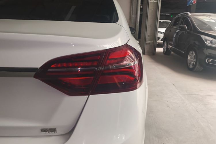 GEELY Emgrand 2019 #8 GEELY Emgrand 2019 car image #8