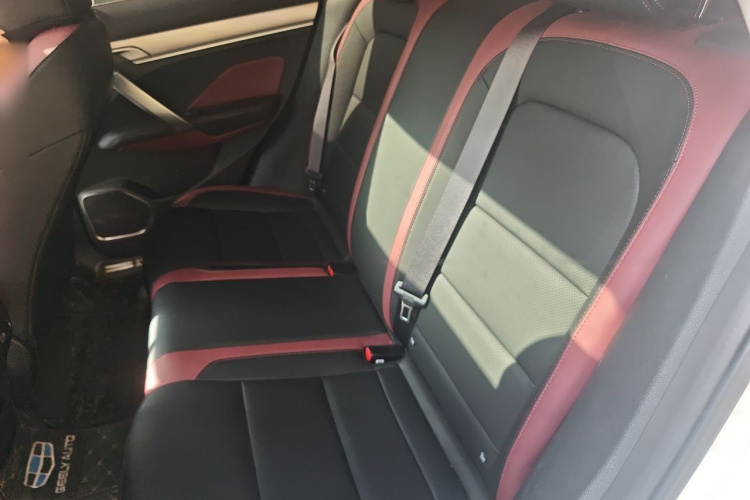 GEELY Coolray 2023 immagine di auto #10