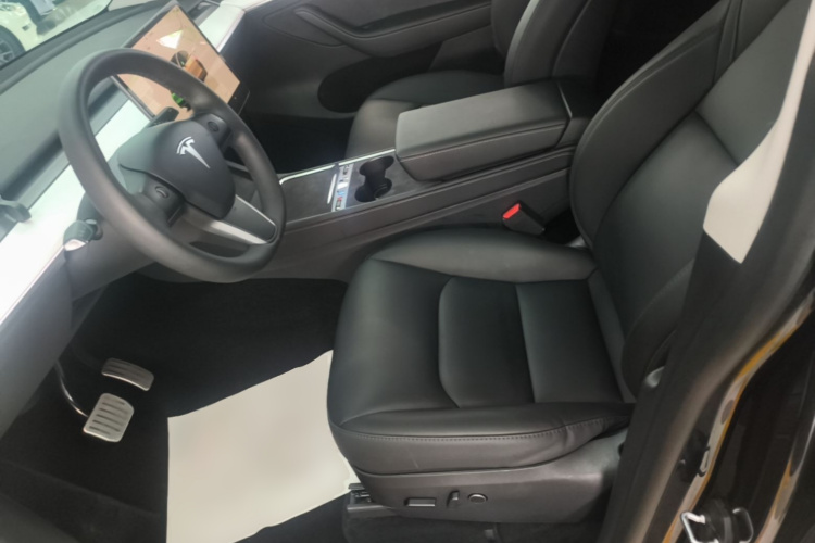Tesla Model Y 2024 #15 Tesla Model Y 2024 immagine di auto #15
