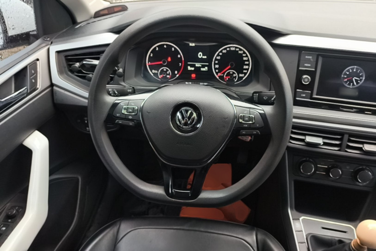 Volkswagen Polo 2020 car image #11