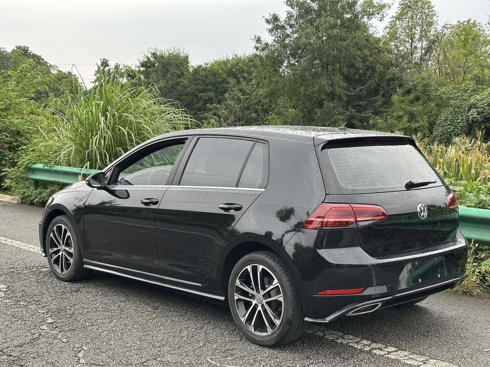 Volkswagen Golf 2019 car image #4