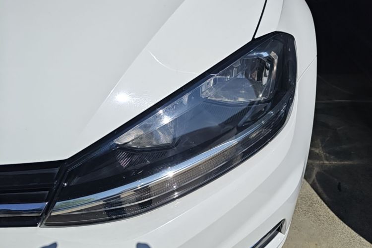 Volkswagen Golf 2019 car image #29
