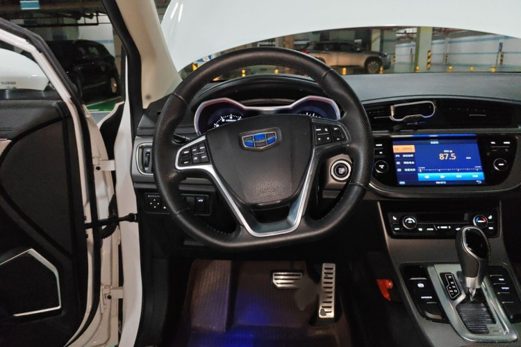 GEELY Emgrand GS 2017 car image #15