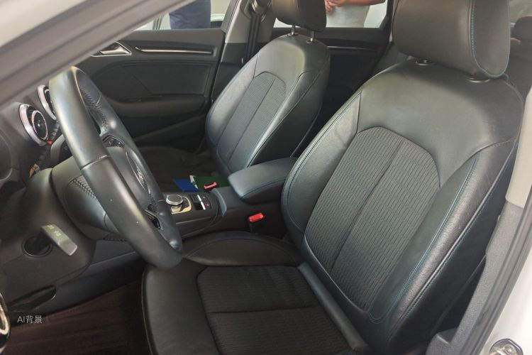Audi A3 2018 car image #17