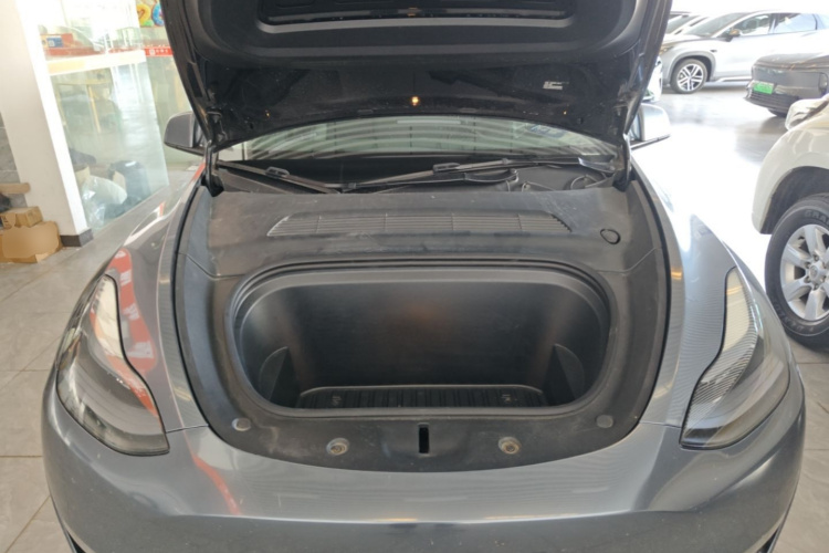 Tesla Model Y 2023 #20 Tesla Model Y 2023 car image #20