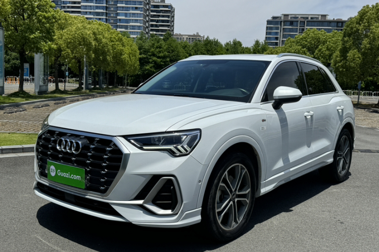Audi Q3 2022 #2 Audi Q3 2022 car image #2