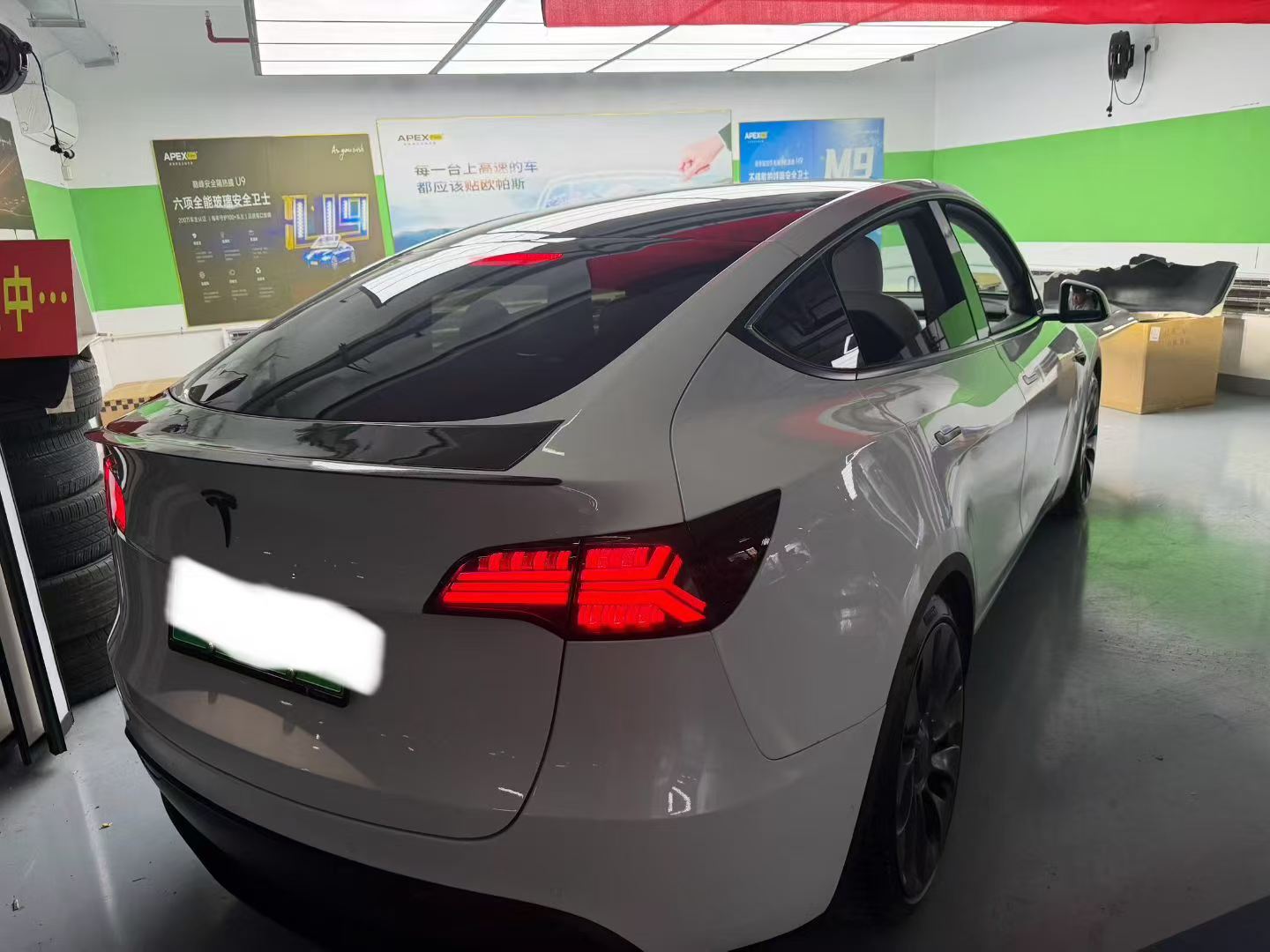 Tesla Model Y 2022 immagine di auto #6