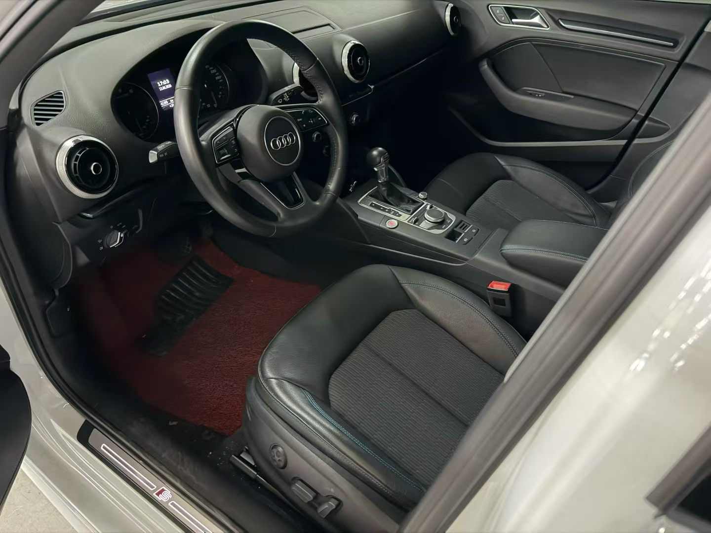 Audi A3 2019 car image #2
