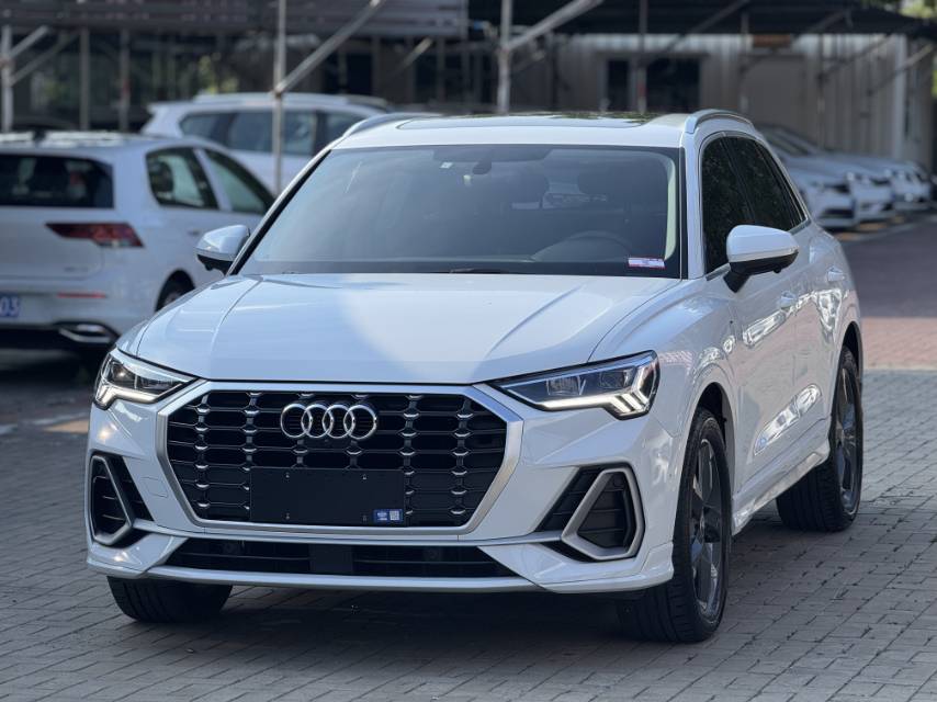 Audi Q3 2023 Audi Q3 2023 car image