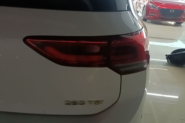 Volkswagen Golf 2021 car image #8