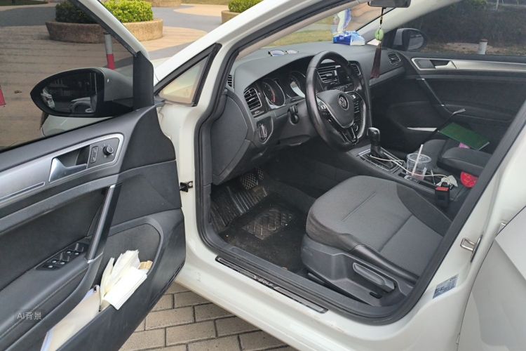 Volkswagen Golf 2018 car image #18