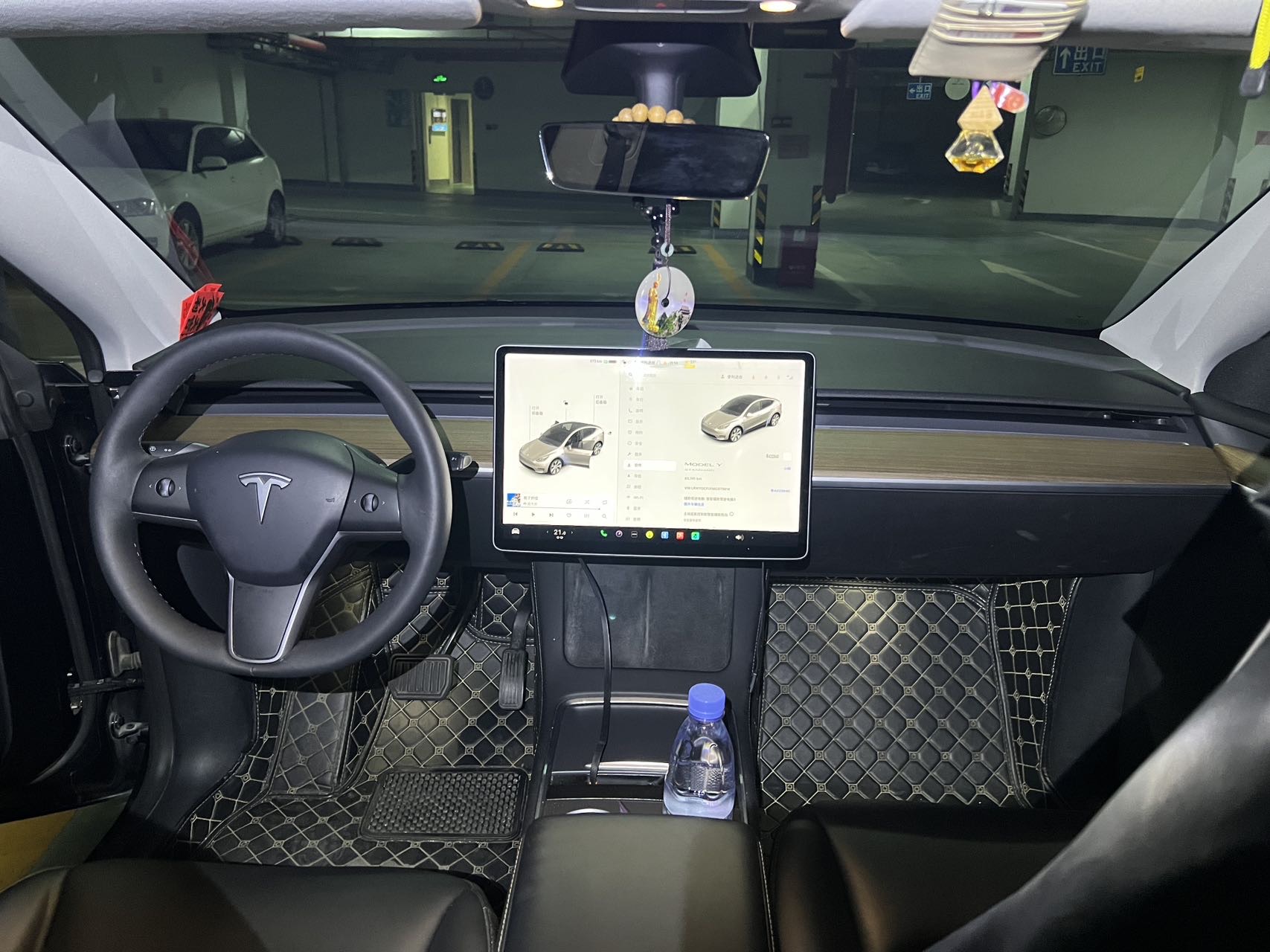 Tesla Model Y 2021 #3 Tesla Model Y 2021 car image #3