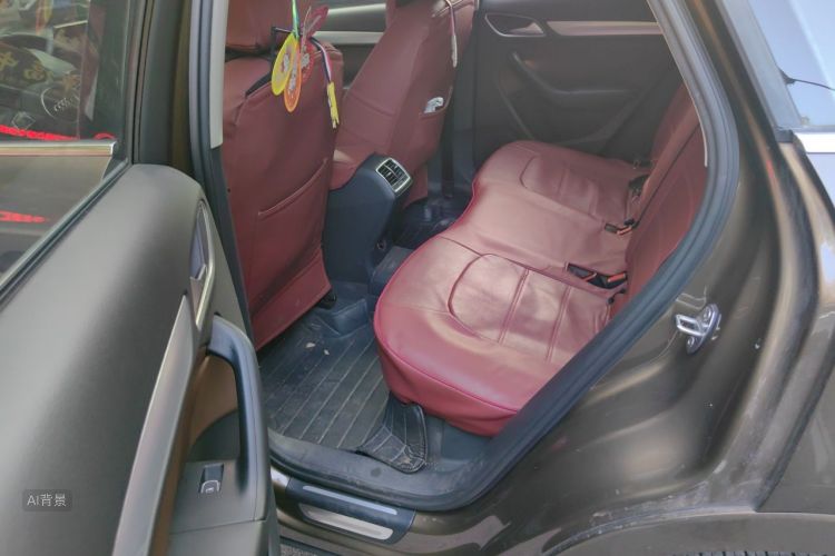 Audi Q3 2015 car image #19