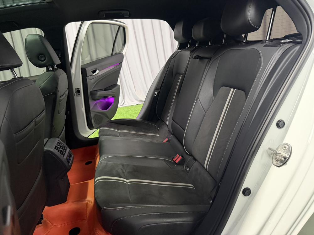 Volkswagen Golf 2022 car image #15