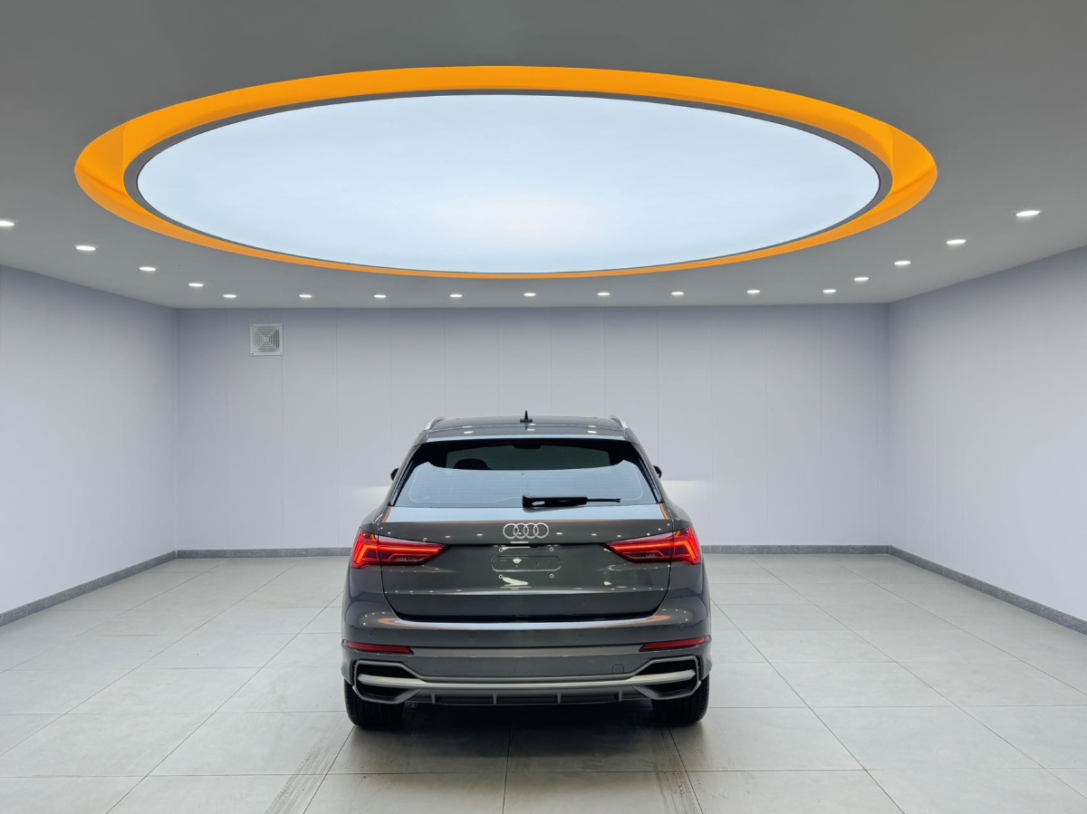 Audi Q3 2022 car image #5