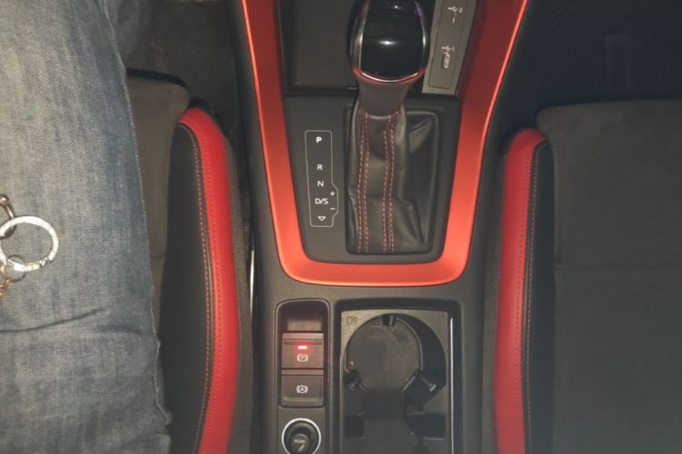 Audi Q3 2020 car image #14