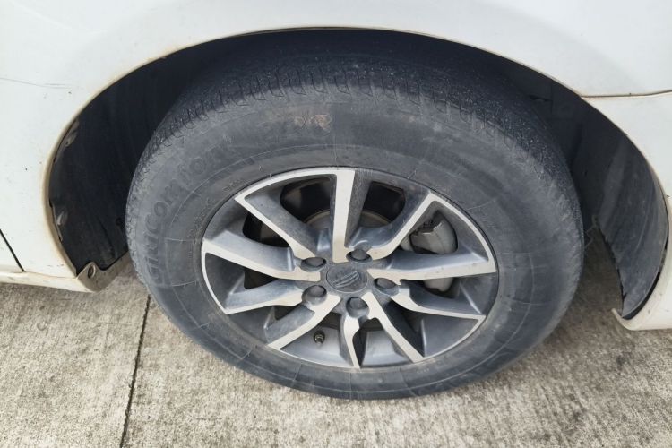 GEELY Emgrand 2020 car image #6