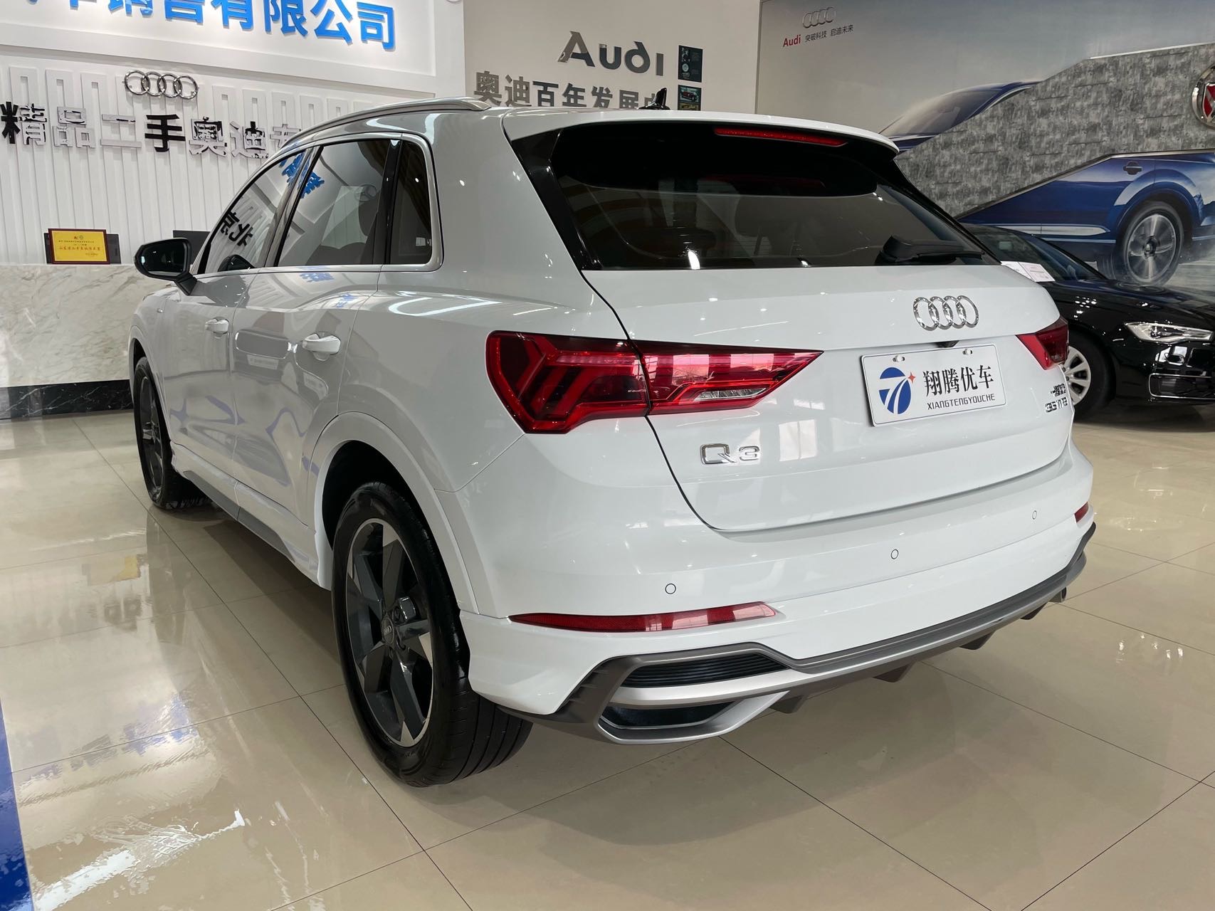 Audi Q3 2021 car image #5