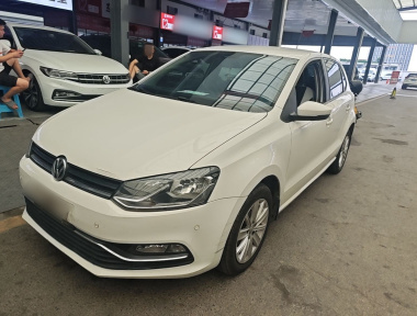 Volkswagen Polo 2016 car image 