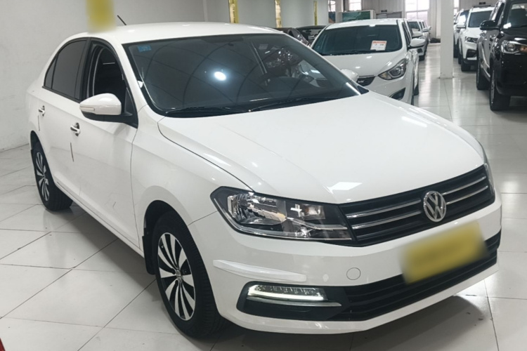 Volkswagen Santana 2020 imagen de coche #4