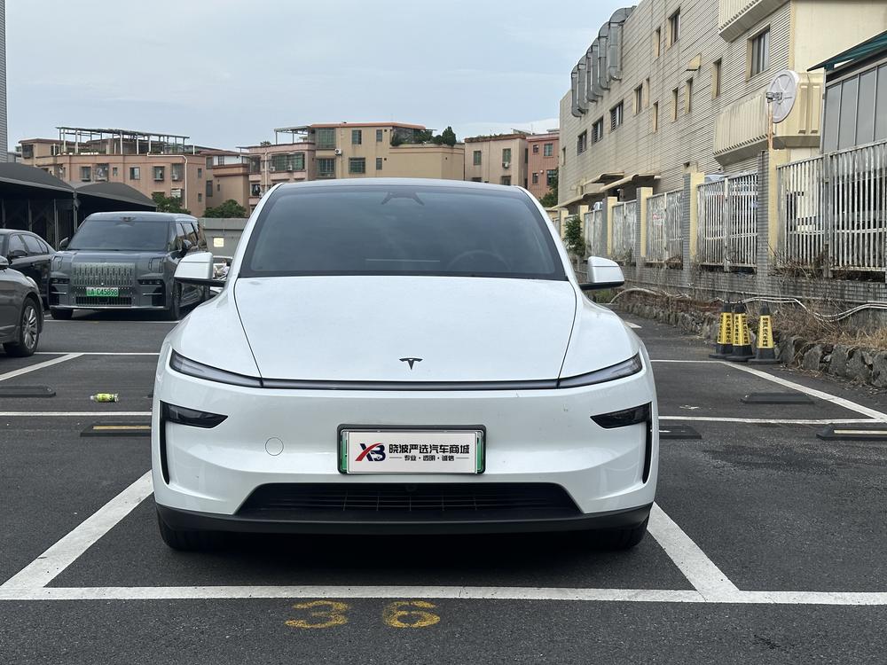 Tesla Model Y 2026 #2 Tesla Model Y 2026 car image #2