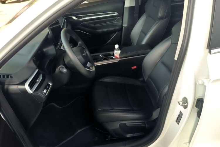 GEELY Emgrand 2024 car image #15