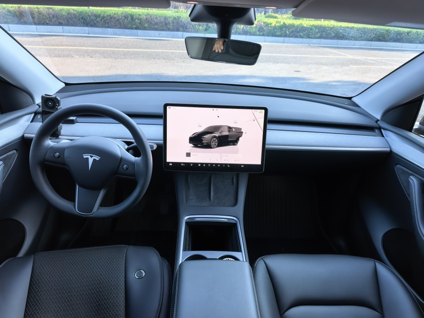Tesla Model Y 2023 #7 Tesla Model Y 2023 car image #7