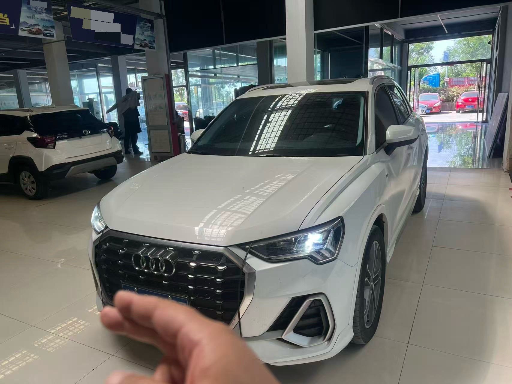 Audi Q3 2020 car image 