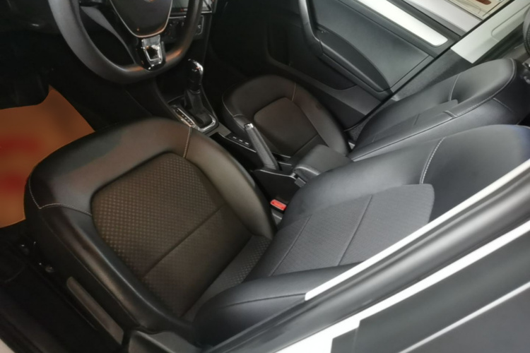 Volkswagen Santana 2016 car image #15