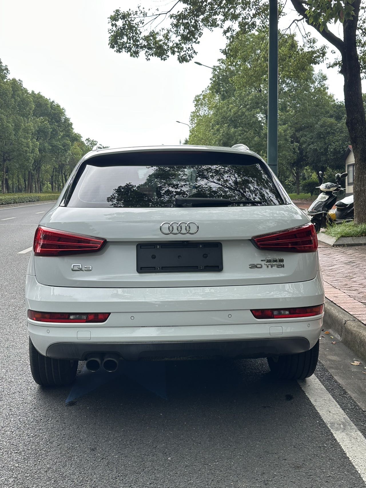 Audi Q3 2017 car image #5