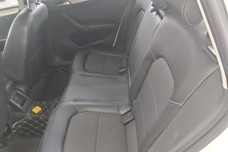 Volkswagen Santana 2017 car image #17