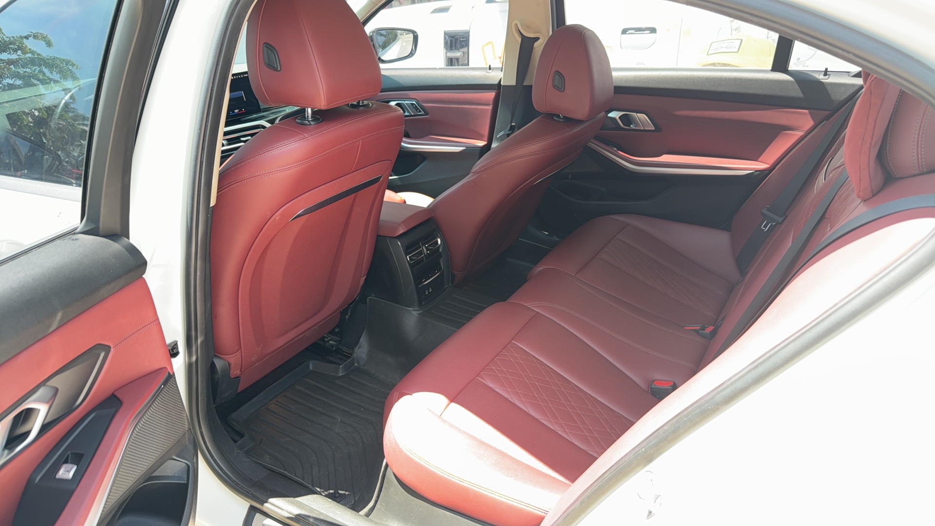 BMW i3 2023 car image #6