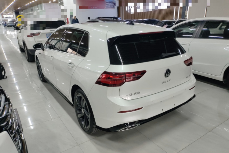 Volkswagen Golf 2022 car image #5
