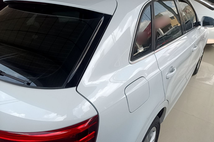 Audi Q3 2016 car image #5