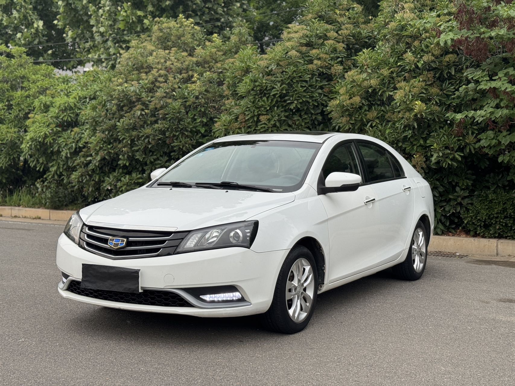 GEELY Emgrand 2015 GEELY Emgrand 2015 car image