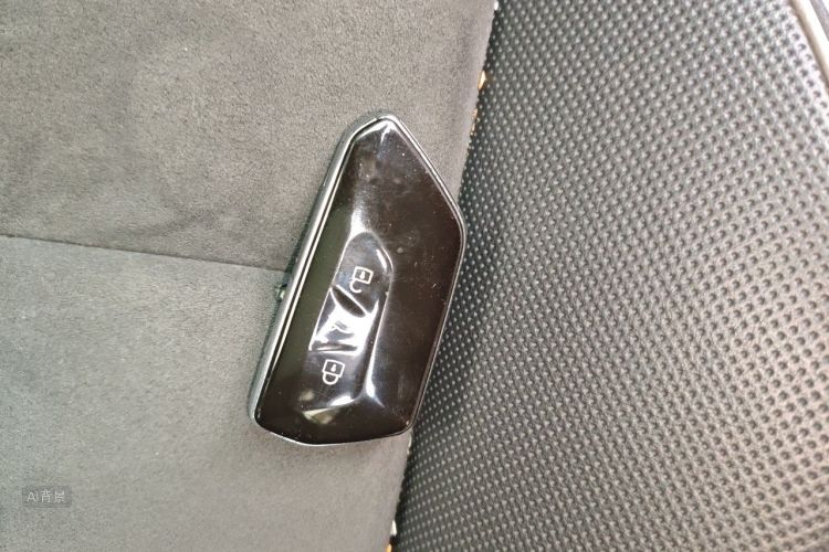 Volkswagen Golf 2021 car image #10