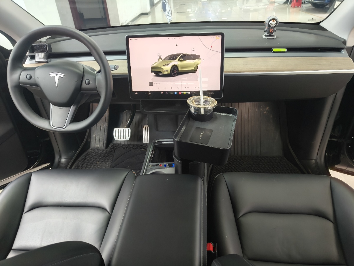 Tesla Model Y 2022 #8 Tesla Model Y 2022 car image #8