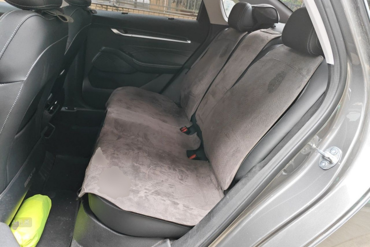 GEELY Emgrand 2025 car image #19