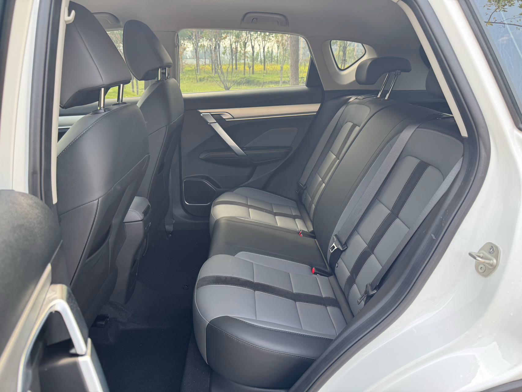 GEELY Coolray 2024 изображение автомобиля #8
