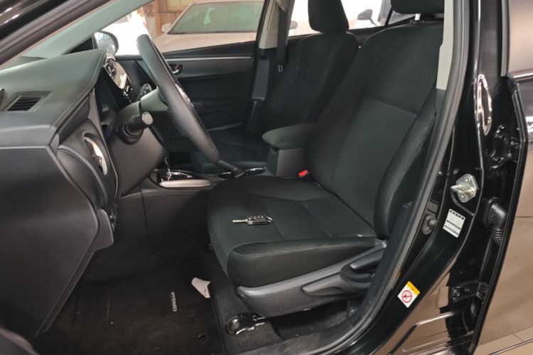 Toyota Corolla 2018 immagine di auto #18