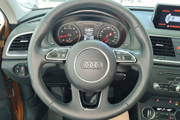 Audi Q3 2018 #11 Audi Q3 2018 car image #11