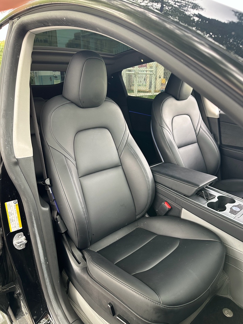 Tesla Model Y 2023 car image #9