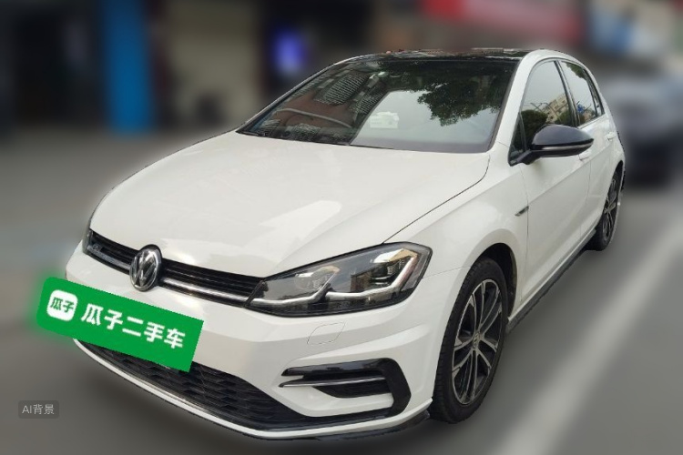 Volkswagen Golf 2020 car image #2